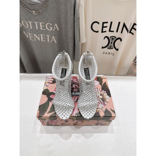 DG High Heel Shoes Best Quality
Women 35-41
