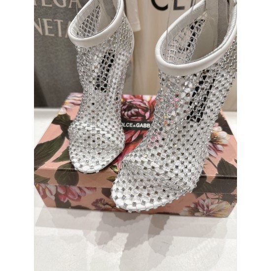 DG High Heel Shoes Best Quality
Women 35-41
