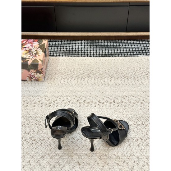 DG High Heel Shoes Best Quality
Women 35-41
