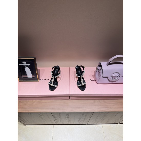 DG High Heel Shoes Best Quality
Women 35-41
