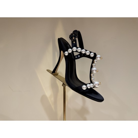 DG High Heel Shoes Best Quality
Women 35-41
