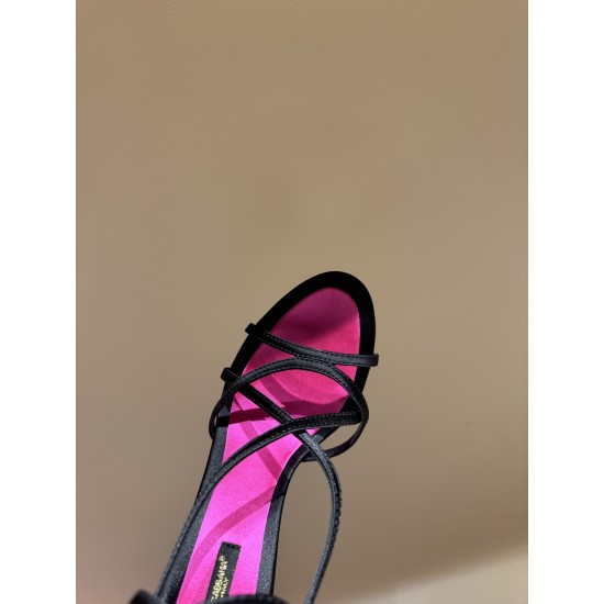 DG High Heel Shoes Best Quality
Women 35-41
