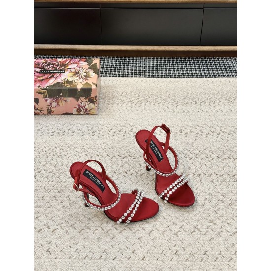 DG High Heel Shoes Best Quality
Women 35-41
