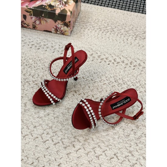 DG High Heel Shoes Best Quality
Women 35-41
