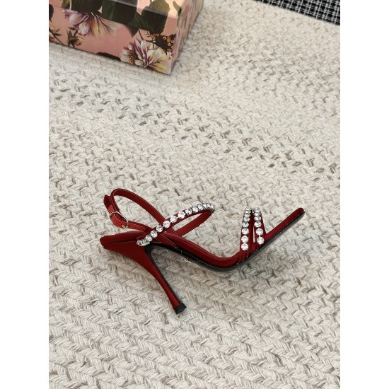 DG High Heel Shoes Best Quality
Women 35-41

