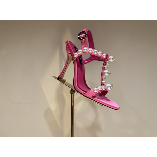 DG High Heel Shoes Best Quality
Women 35-41
