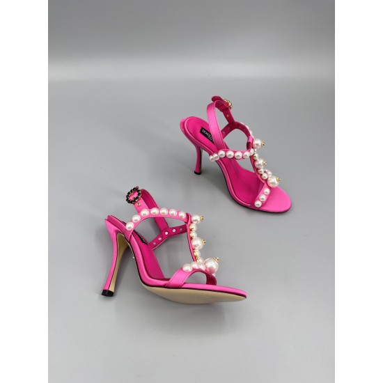 DG High Heel Shoes Best Quality
Women 35-41
