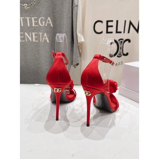 DG High Heel Shoes Best Quality
Women 35-41
