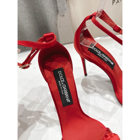 DG High Heel Shoes Best Quality
Women 35-41
