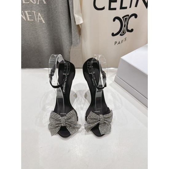DG High Heel Shoes Best Quality
Women 35-41
