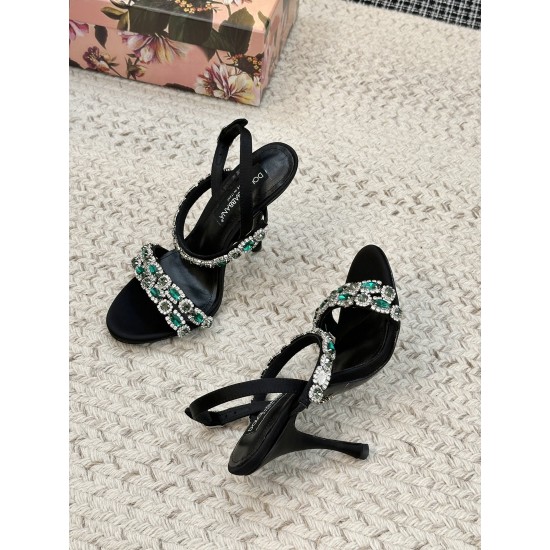DG High Heel Shoes Best Quality
Women 35-41
