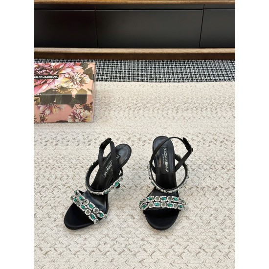 DG High Heel Shoes Best Quality
Women 35-41
