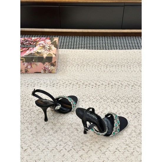 DG High Heel Shoes Best Quality
Women 35-41

