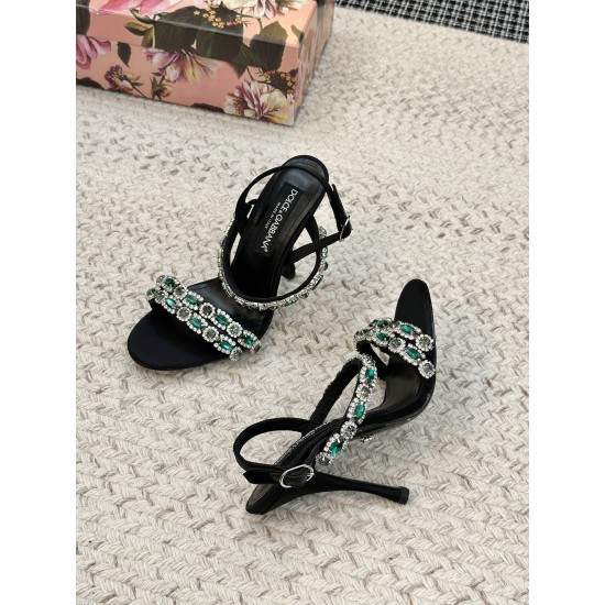 DG High Heel Shoes Best Quality
Women 35-41
