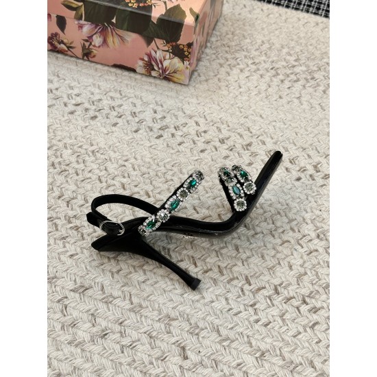 DG High Heel Shoes Best Quality
Women 35-41
