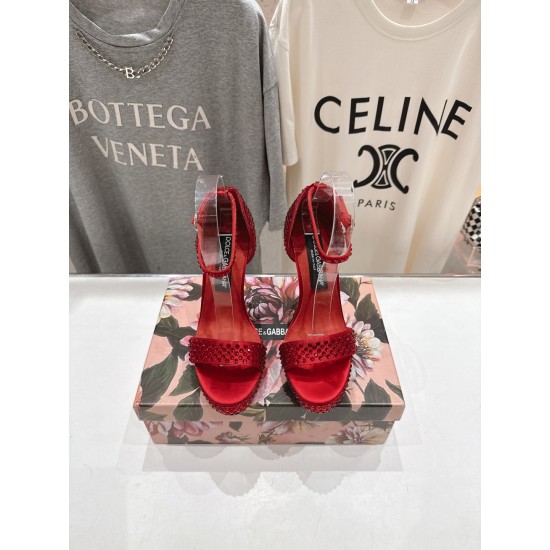 DG High Heel Shoes Best Quality
Women 35-41

