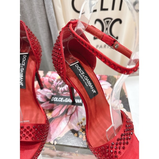 DG High Heel Shoes Best Quality
Women 35-41
