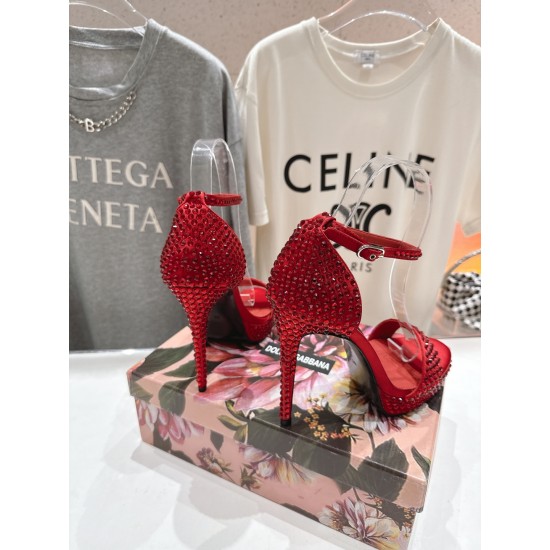 DG High Heel Shoes Best Quality
Women 35-41
