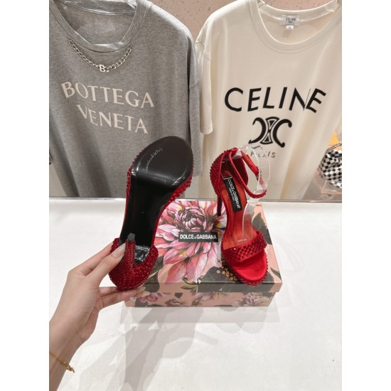 DG High Heel Shoes Best Quality
Women 35-41
