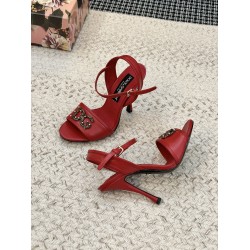 DG High Heel Shoes Best Quality
Women 35-41
