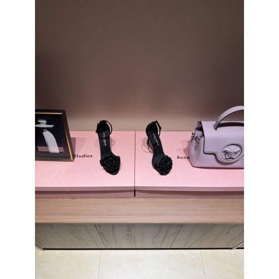 DG High Heel Shoes Best Quality
Women 35-41
