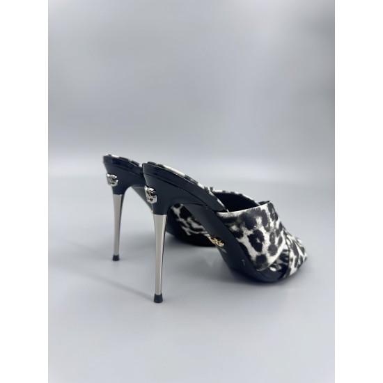 DG High Heel Shoes Best Quality
Women 35-41
