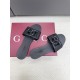 DG slippers