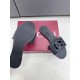 DG slippers