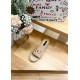 DG slippers
