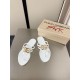 DG slippers