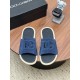 DG slippers
