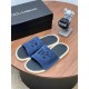DG slippers