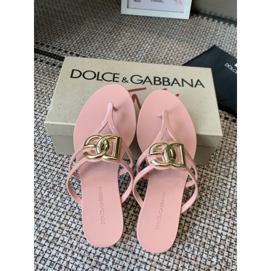 DG slippers