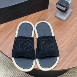 DG slippers