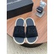 DG slippers