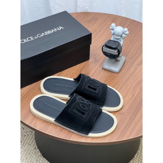 DG slippers