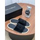 DG slippers