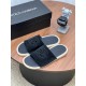 DG slippers