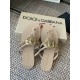 DG slippers