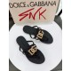 DG slippers