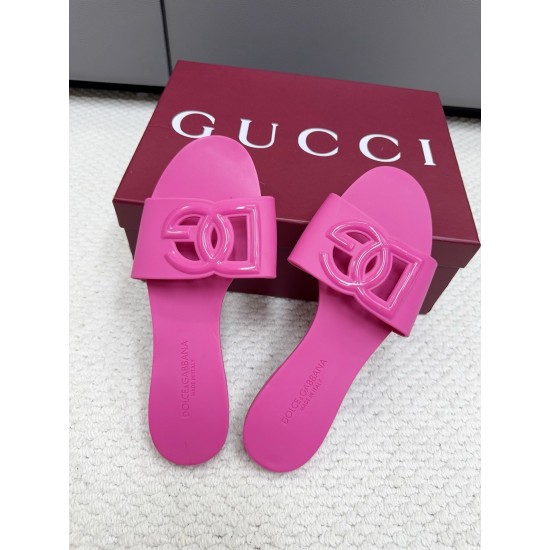DG slippers