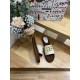 DG slippers