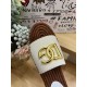 DG slippers