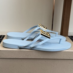 DG slippers