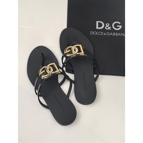 DG slippers