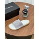 DG slippers
