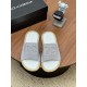 DG slippers