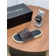 DG slippers