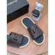 DG slippers