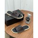 DG slippers